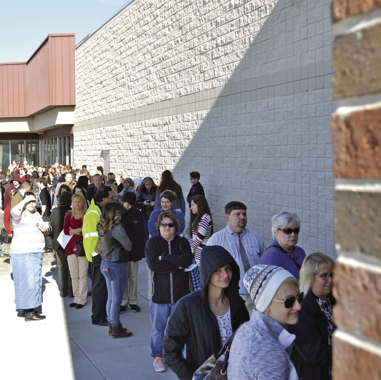 Hundreds Line Up For Hobby Lobby Jobs News Dailypostathenian Com   58a31f6547aee.image 