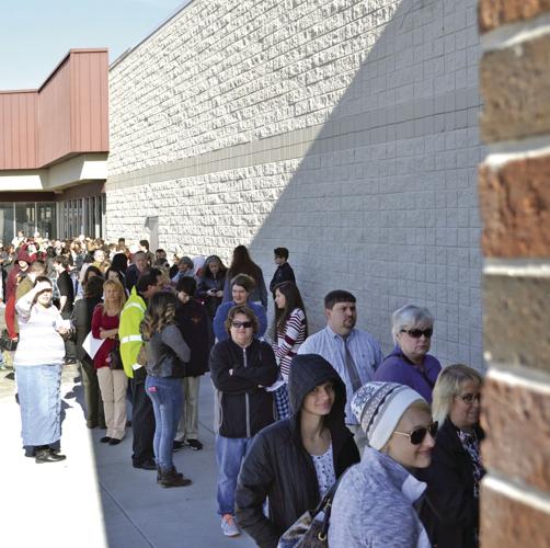 Hundreds line up for Hobby Lobby jobs News