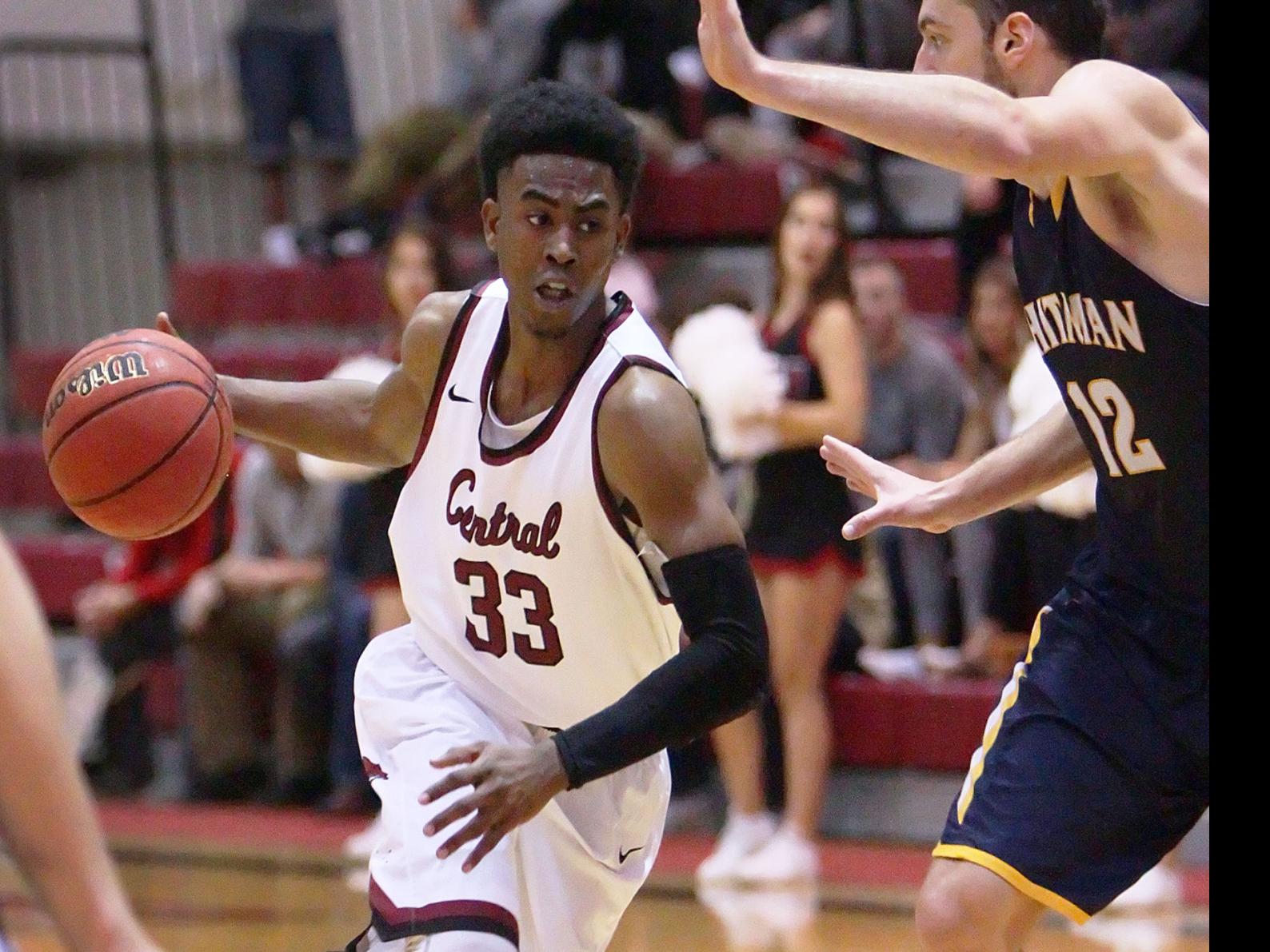 Central Washington Men S Basketball Holds Off Whitman In