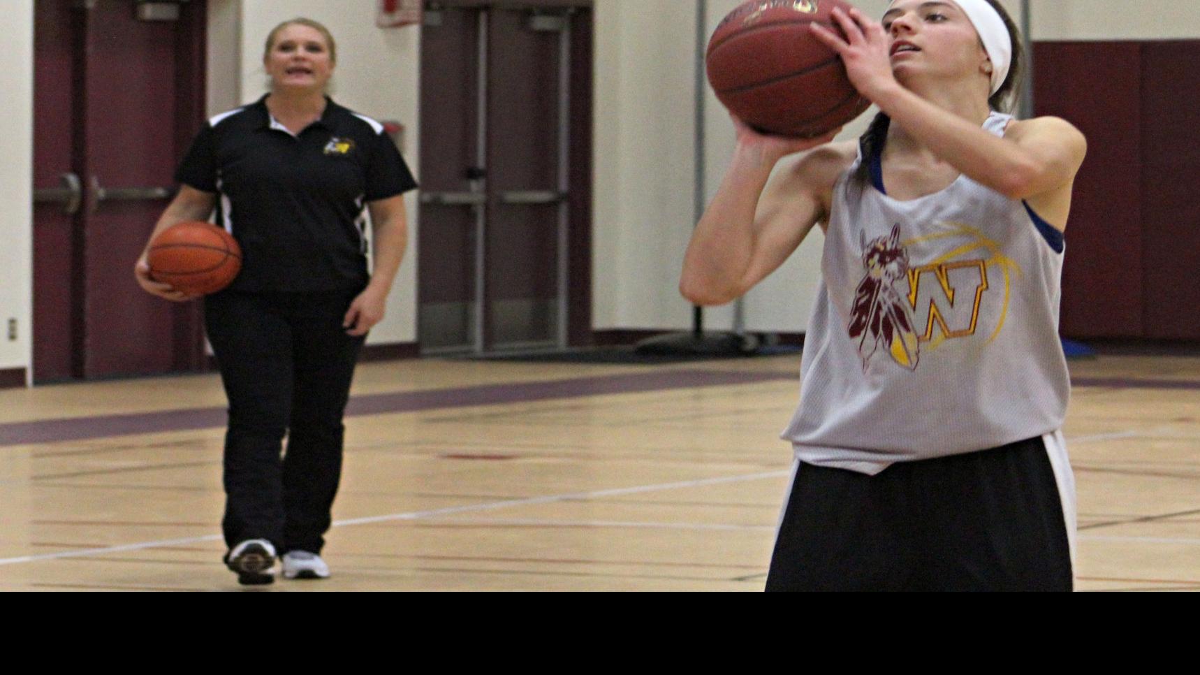 Cle Elum Roslyn Girls Basketball Finally Has First Game Of The
