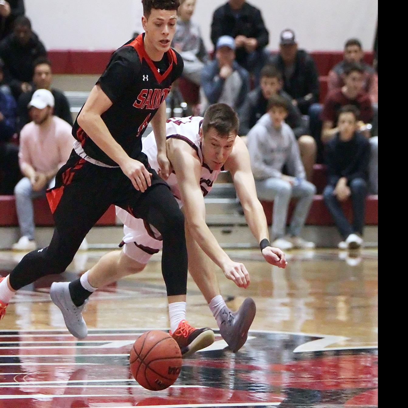 Cwu Men S Basketball Squanders Lead Falls To Saint Martin S In