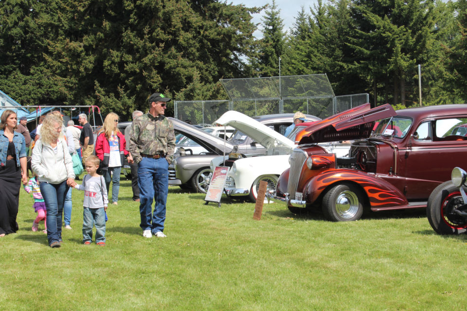 Easton holds Memorial Day festivities Members