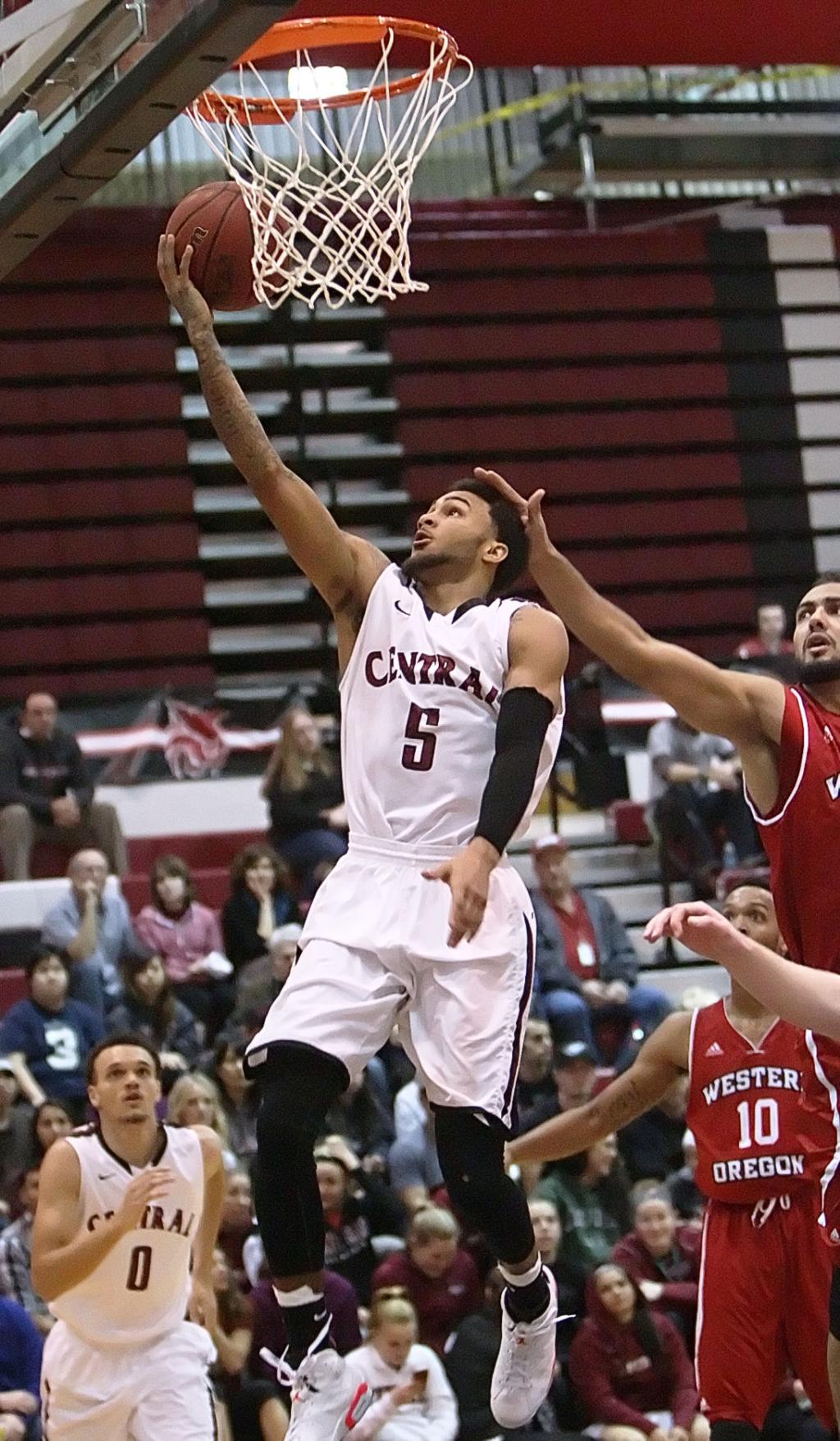 Central Washington University Men S Basketball Outpaces Simon