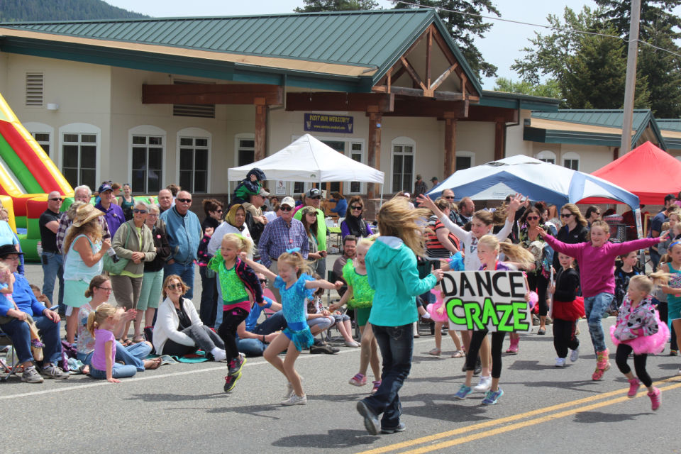 Easton holds Memorial Day festivities Members