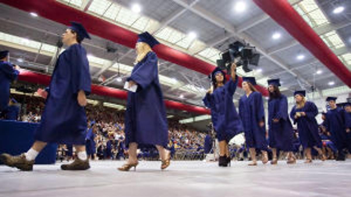 Ehs Graduates Share Memories During Ceremony News Dailyrecordnews Com