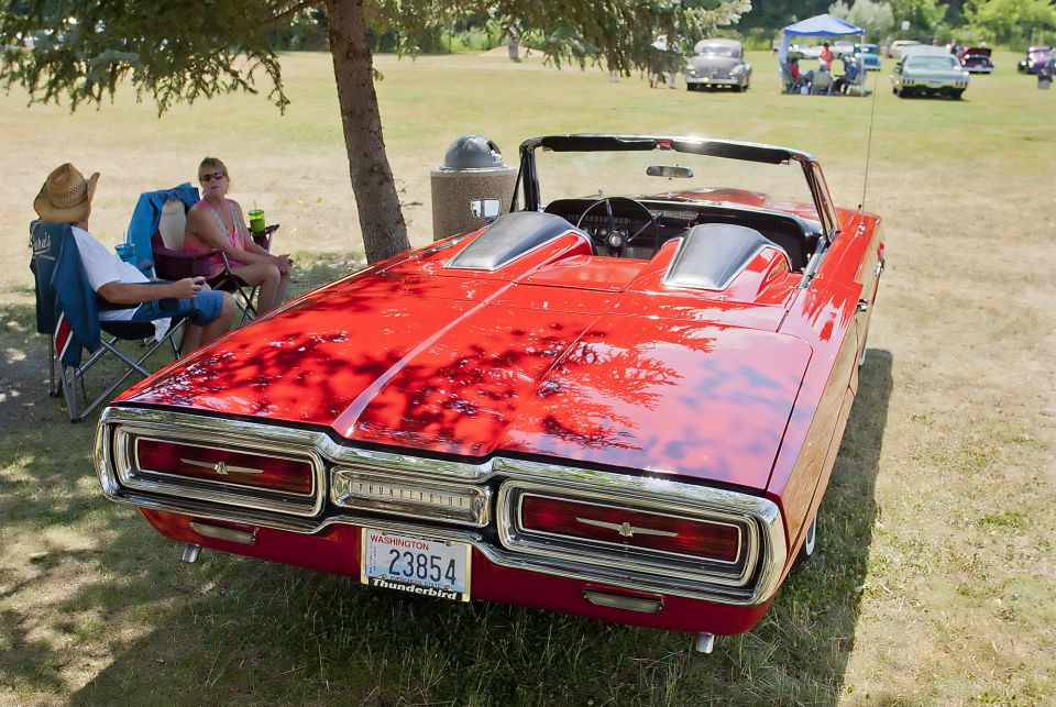 Storytelling cars Run to Roslyn Members