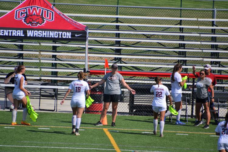 Central Washington women's soccer stout in Lee's coaching debut |  Ellensburg 