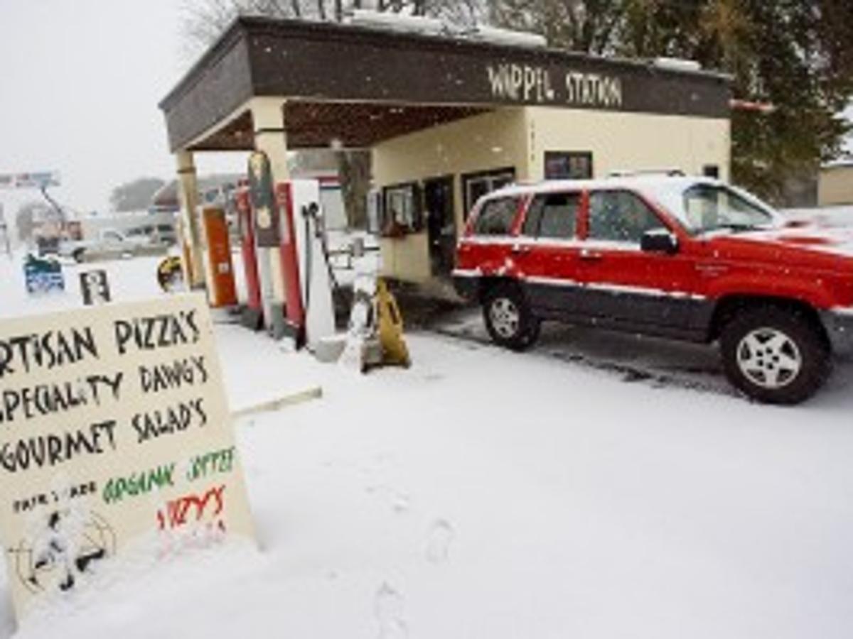 Hot Dog Restaurant Opens In Historic Wippel Station Building Business Dailyrecordnews Com