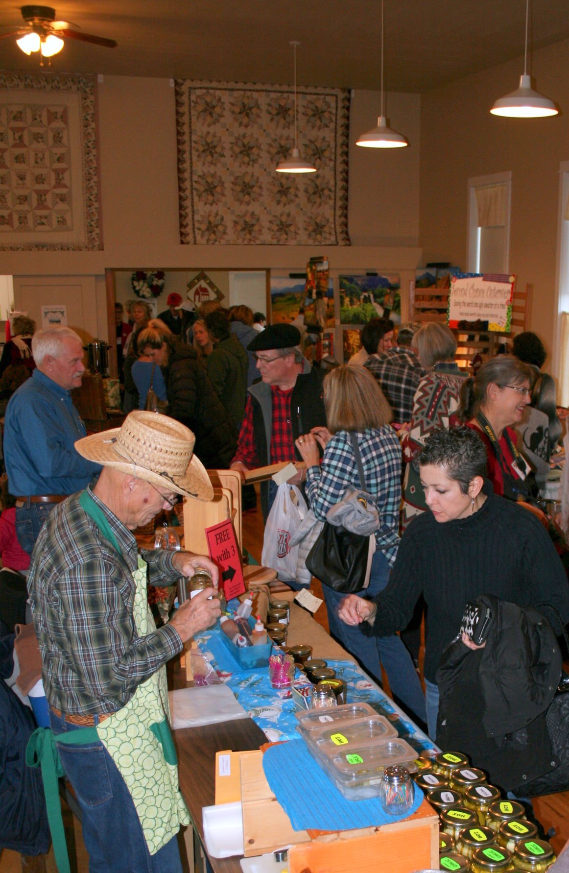 Swauk-Teanaway Grange bazaar a hit with gift givers | Upper County ...