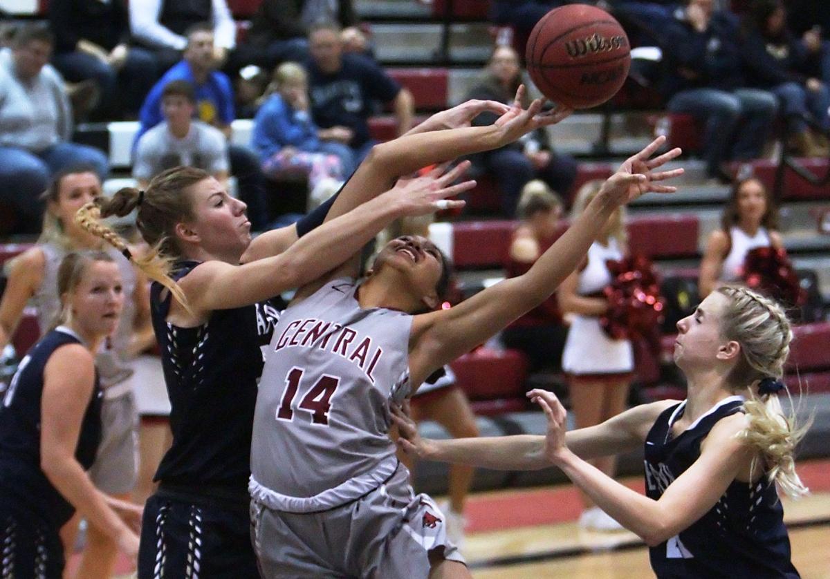 Central Washington Women S Basketball Rallies To Take Down Eastern