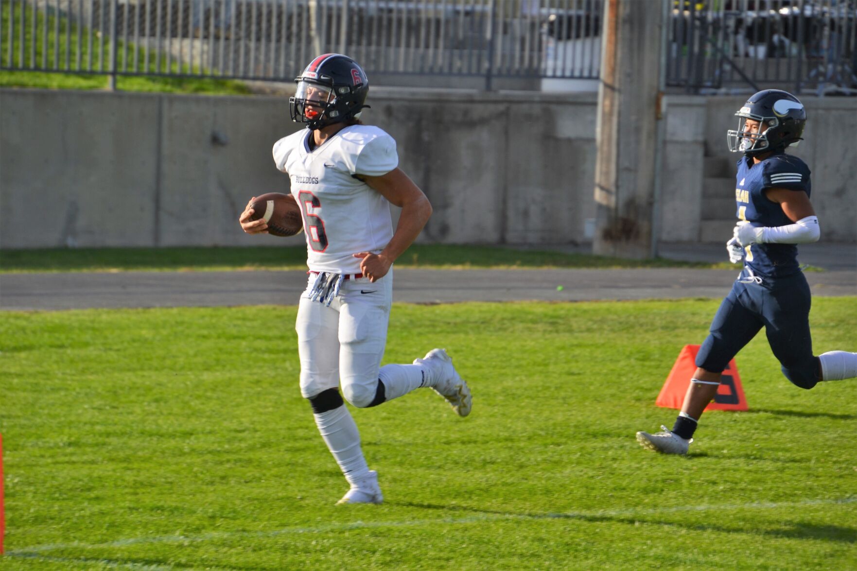 Prep Football Roundup — Ellensburg, Cle Elum-Roslyn Fall In Premieres ...