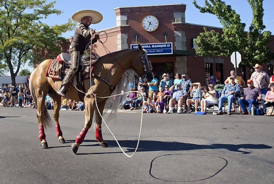 Ellensburg Rodeo Parade draws smiles, cheers News