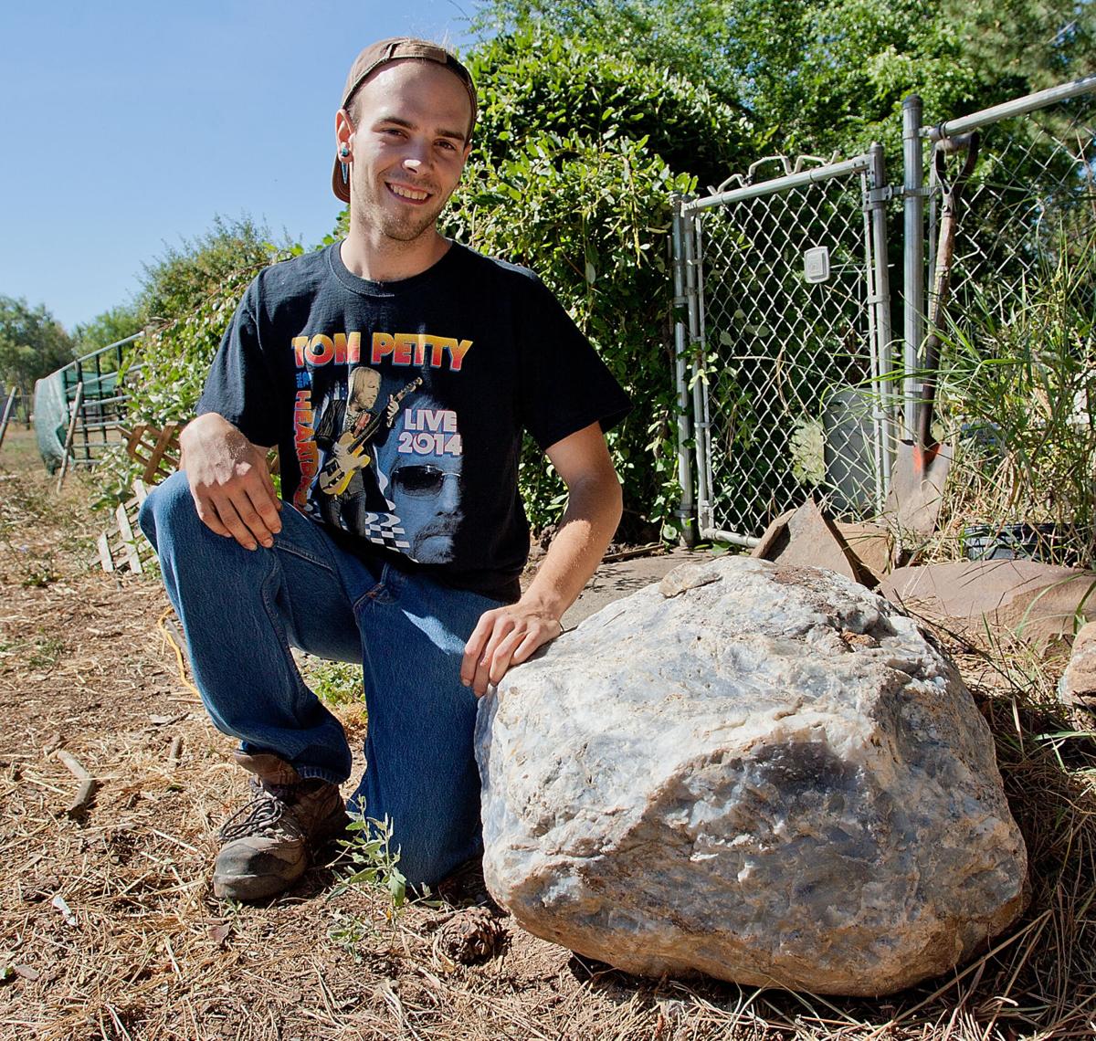300pound agate found, hikers at Peoh Point not sure exactly what it is