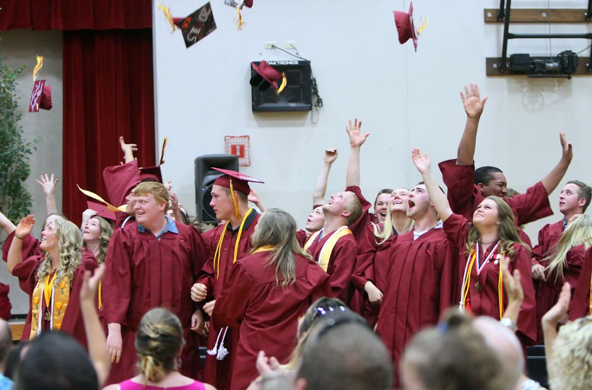 Cle ElumRoslyn graduates celebrate Members