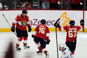 Panthers erase deficit with 2 goals in 11 seconds, beat Lightning 4-2 to take 3-1 series lead