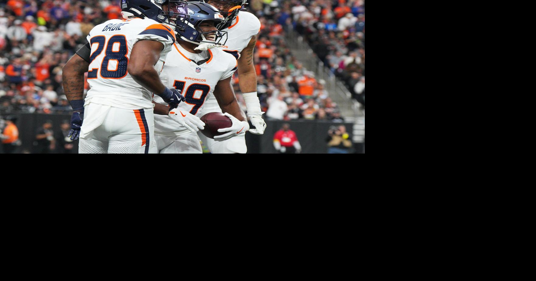 Broncos beat Raiders 24-17 to extend winning streak to 10 games as Geno Smith injured