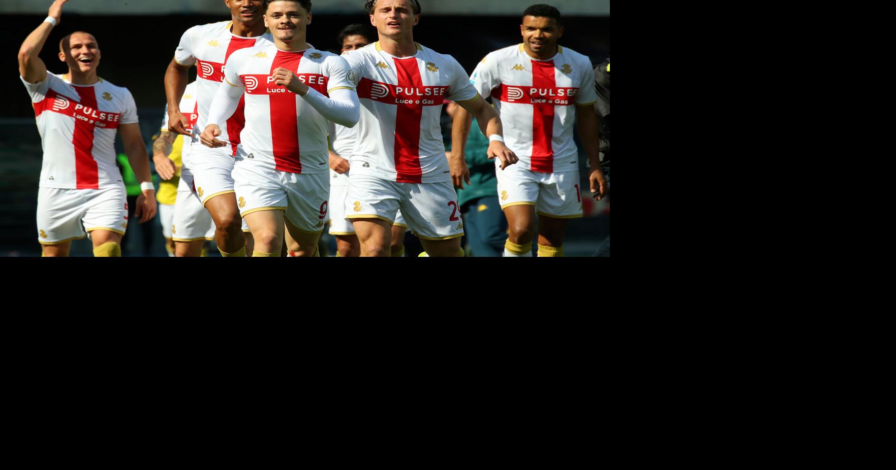 Como rallies past 10-man Roma 2-1 to move into Champions League spots in Serie A