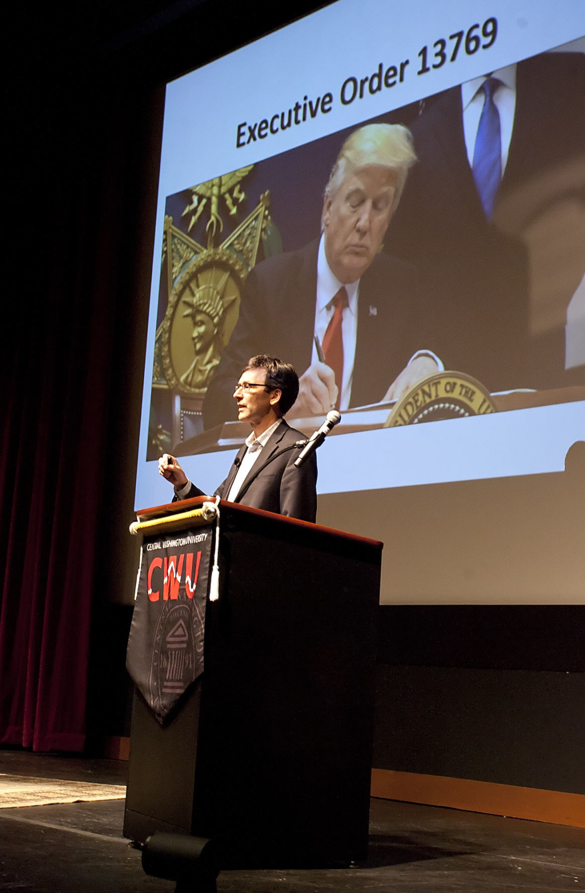 State attorney general gives look behind the scenes during Ellensburg