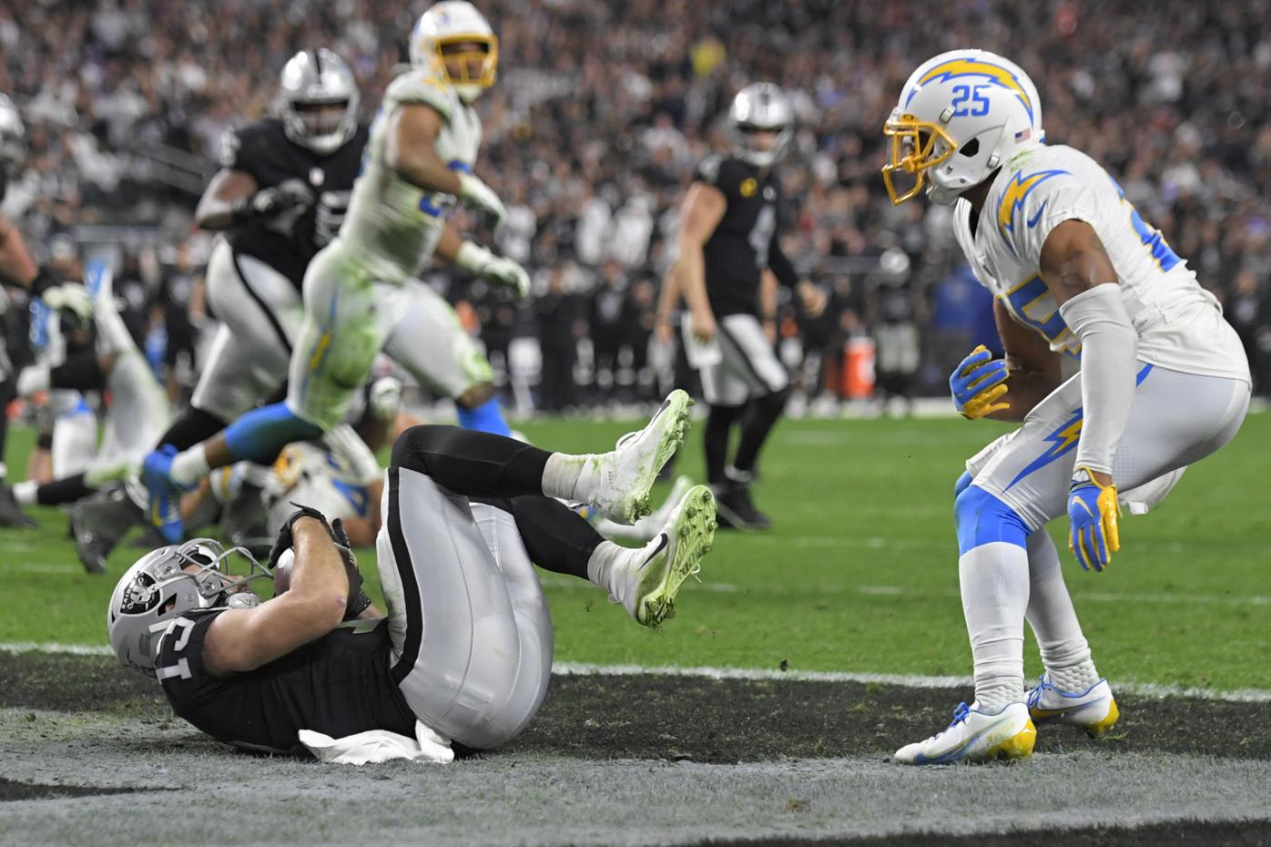 Raiders eliminate Chargers, make playoffs with 35-32 OT win - West Hawaii  Today