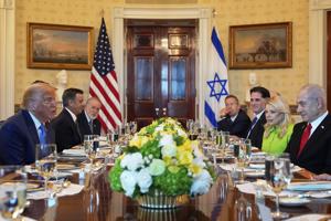 Photos of Trump's meeting with Netanyahu and the reaction