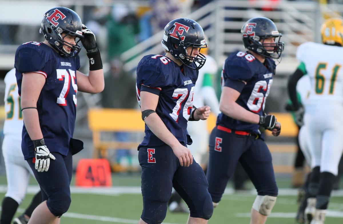 Lynden Eliminates Ellensburg High School With 33 6 Win Bulldogs