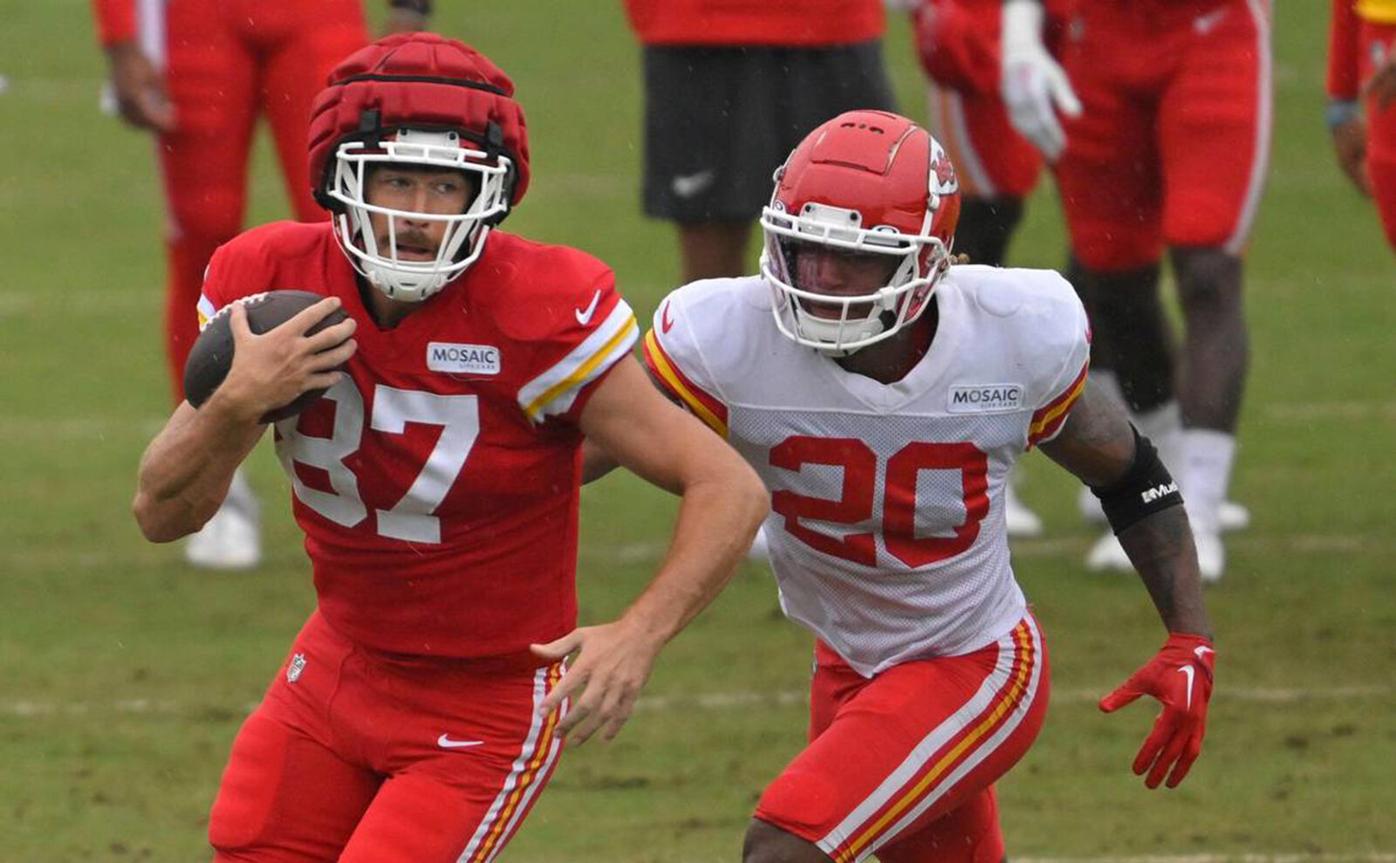 Chiefs' TE Kelce extends knee in practice during Week 1 preparation -  ABC17NEWS