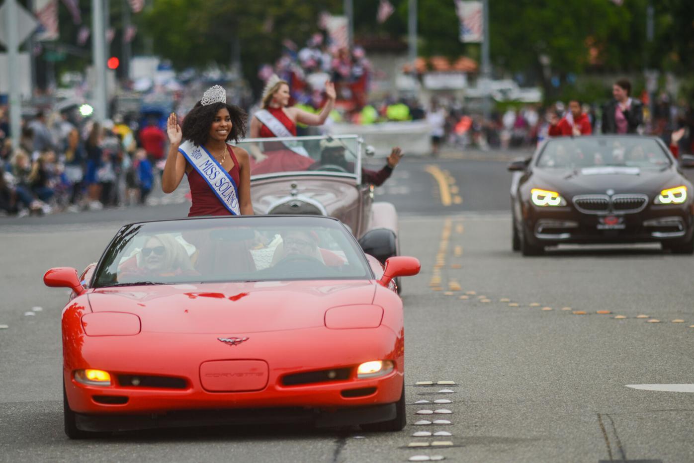 Pageant winners wave in new year of service with Fiesta Days parade |  Vacaville-Dixon-Winters | dailyrepublic.com