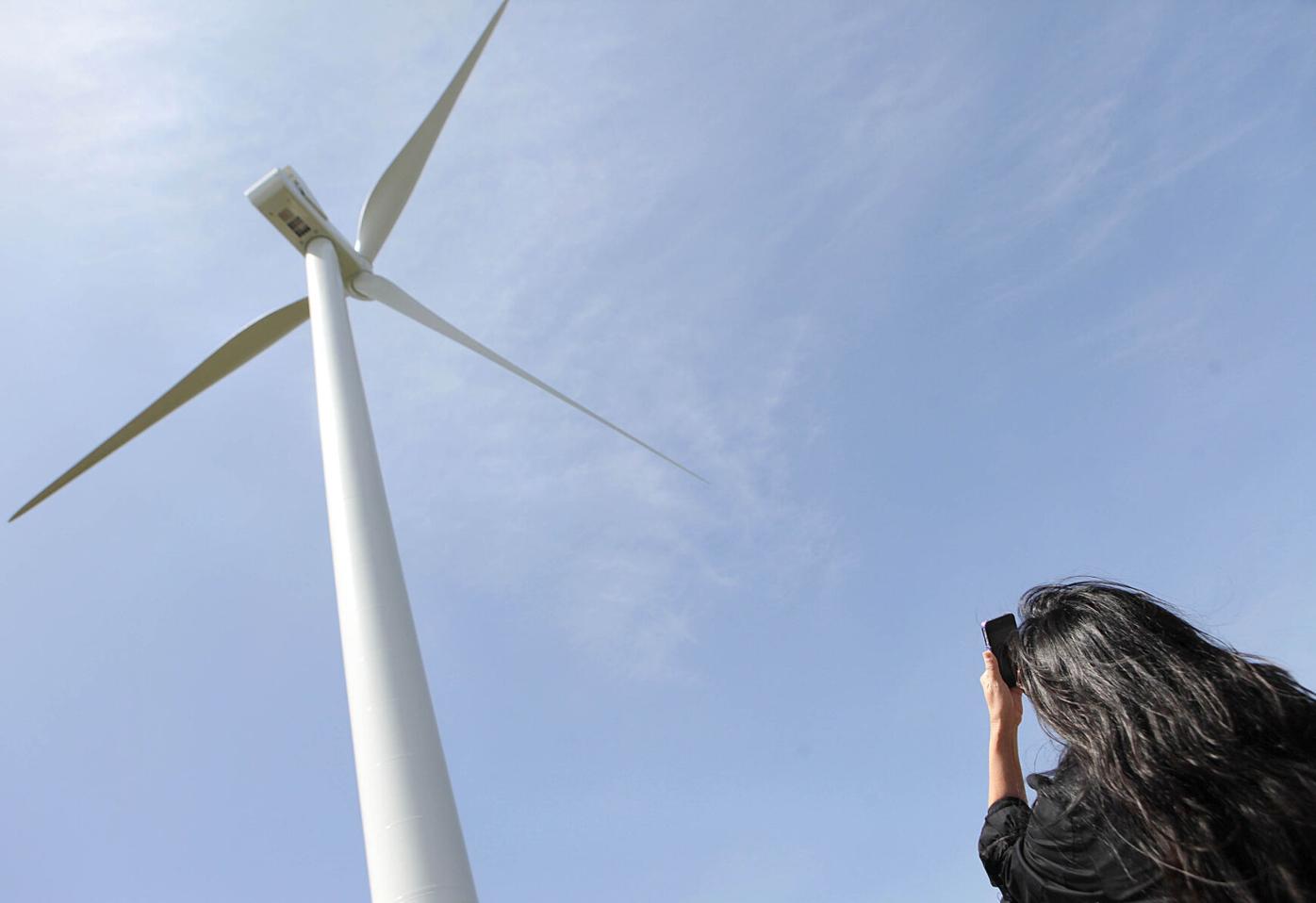New Montezuma Hills turbines generating power | Solano County |  dailyrepublic.com