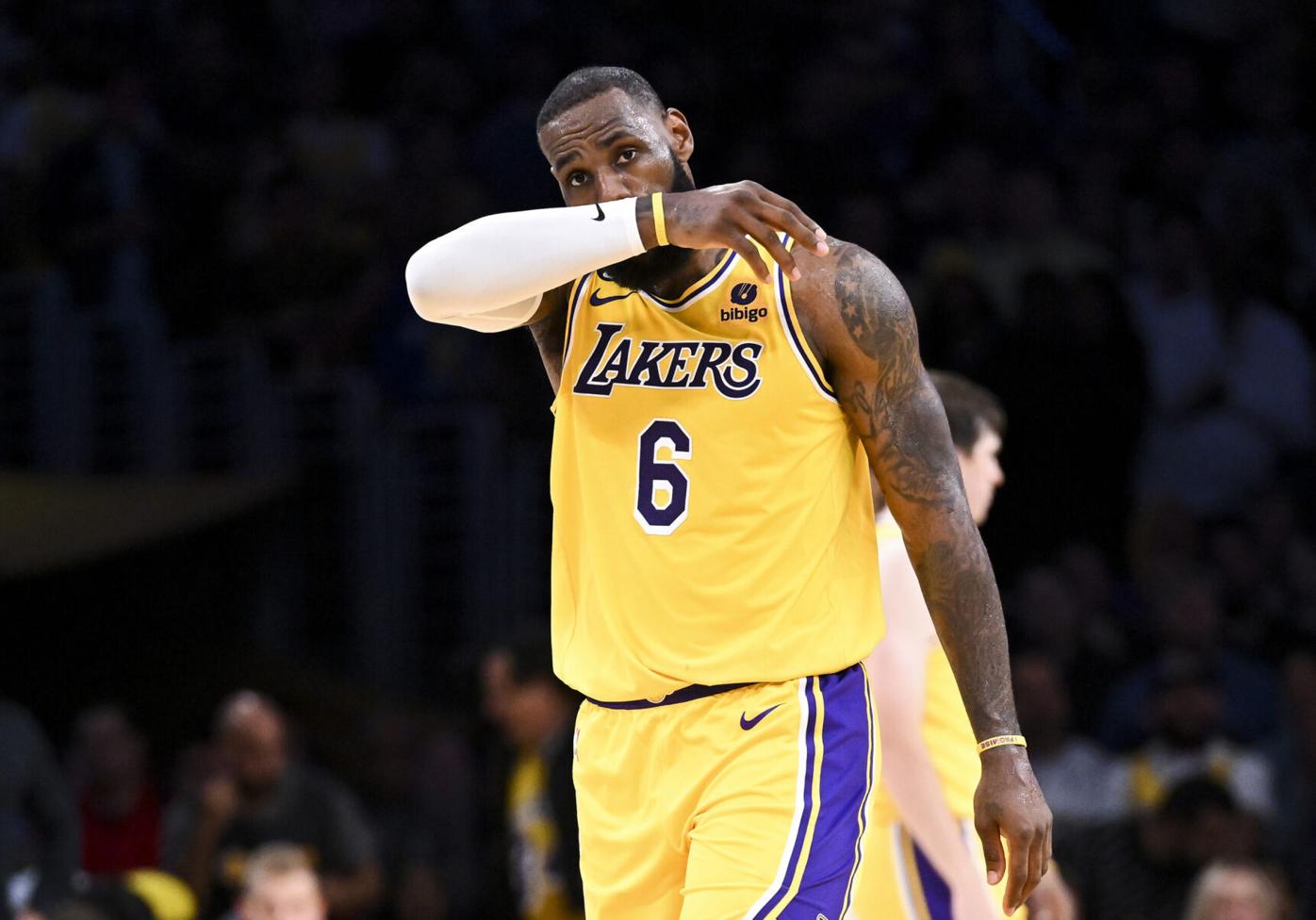 LeBron James says he 'loves' the short-sleeve jersey he tore up