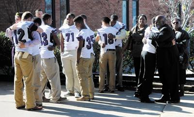 Community Says Goodbye To Coach Local News Dailysentinel Com