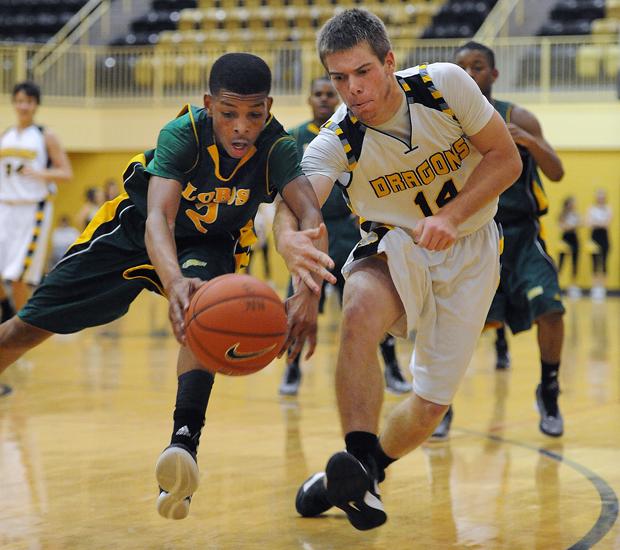 Dragons Top Lobos In Opener Sports Dailysentinel Com
