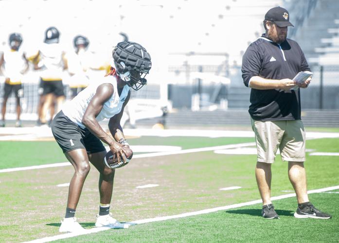 Spring football underway for Nacogdoches | Sports | dailysentinel.com