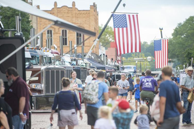 Old Town Rig Down | Photo Gallery | dailysentinel.com