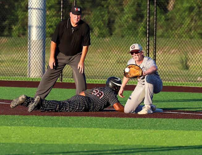 'Dogs make statement in Game 1 win, 100 Sports