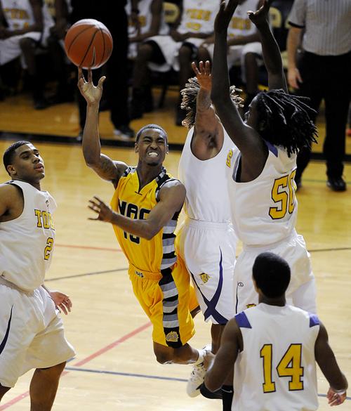Nacogdoches V Galveston Basketball Sports Dailysentinel Com