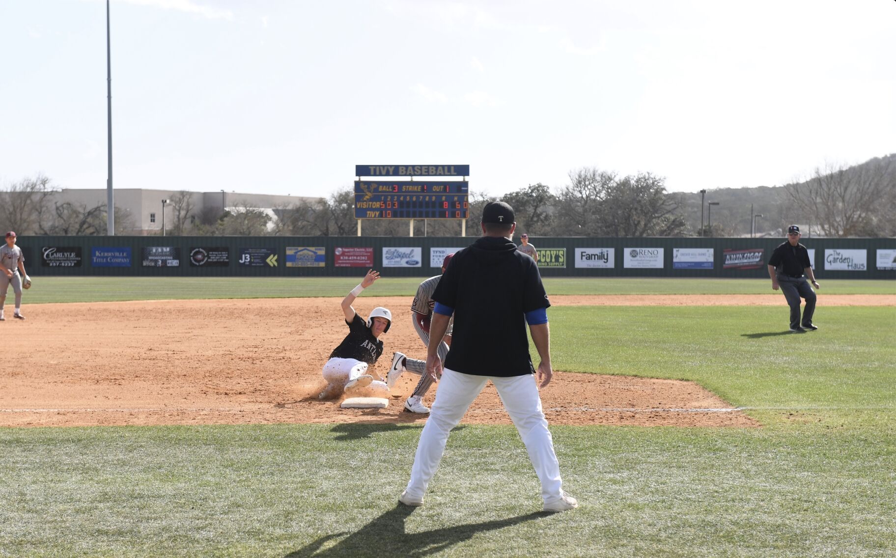 Antlers struggle in Kerrville Tivy Classic | Sports | dailytimes.com