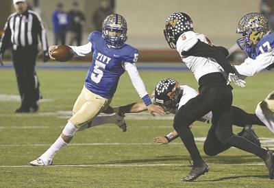 Hail To The Champs Tivy Clinches District Title With 28 21 Win