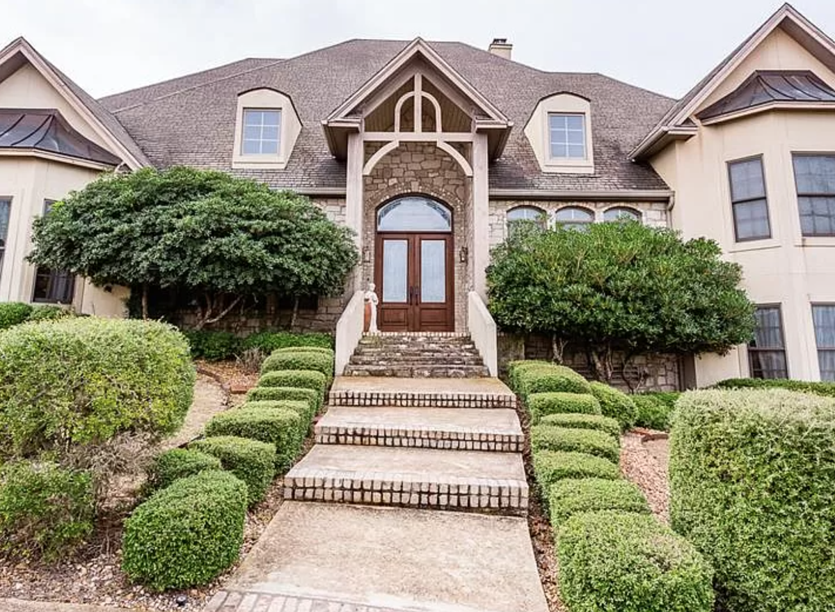 219 Castle Pines Dr-1.png