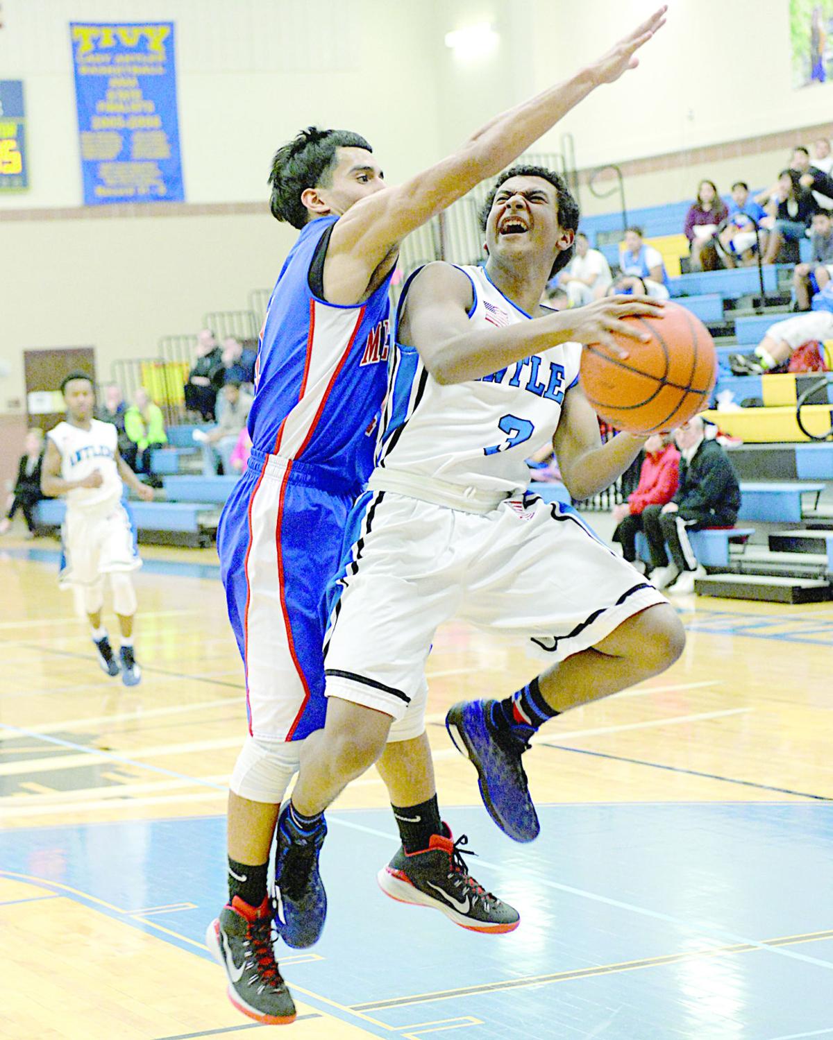Tivy boys basketball cruises past Memorial behind Fields brothers