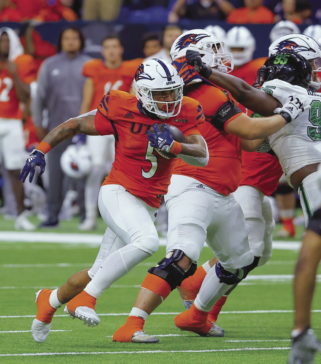 Roadrunners Alone Atop Conference USA After 31-27 Win Over North Texas ...