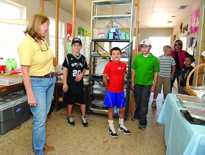 Elementary students serve lunch to Habitat for Humanity workers | News ...