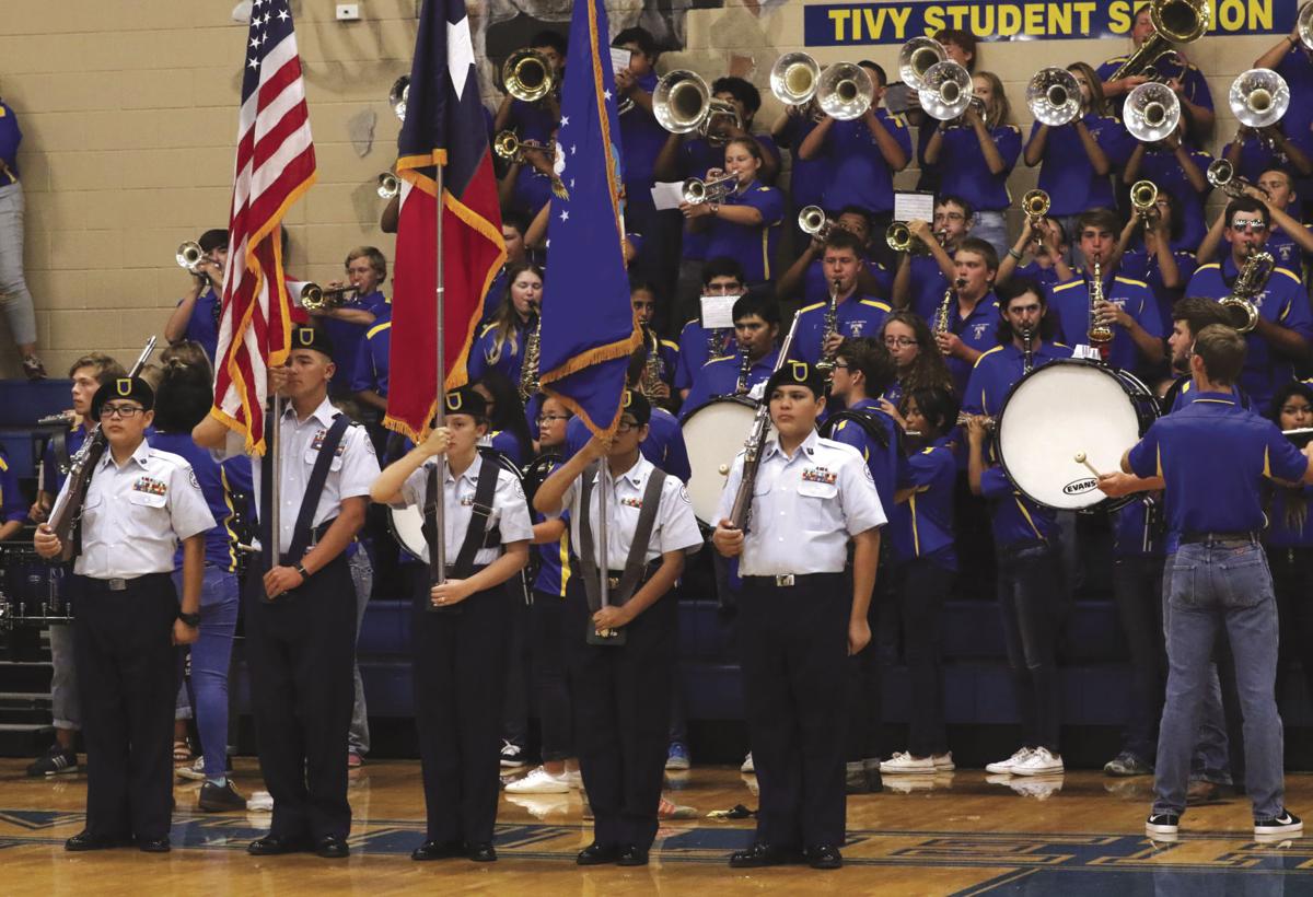 Getting Social Multimedia