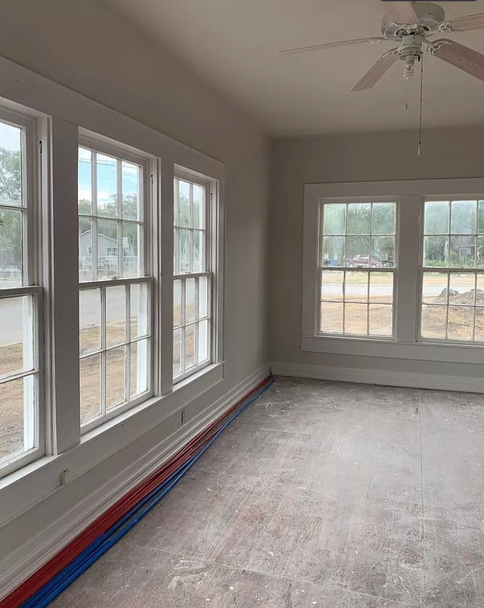 1301 E Main St,-3.png