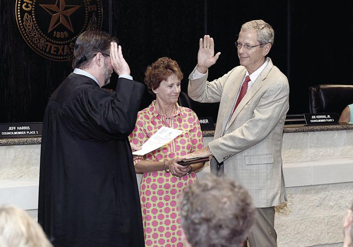 Herring sworn in as Kerrville’s new mayor | Local News | dailytimes.com