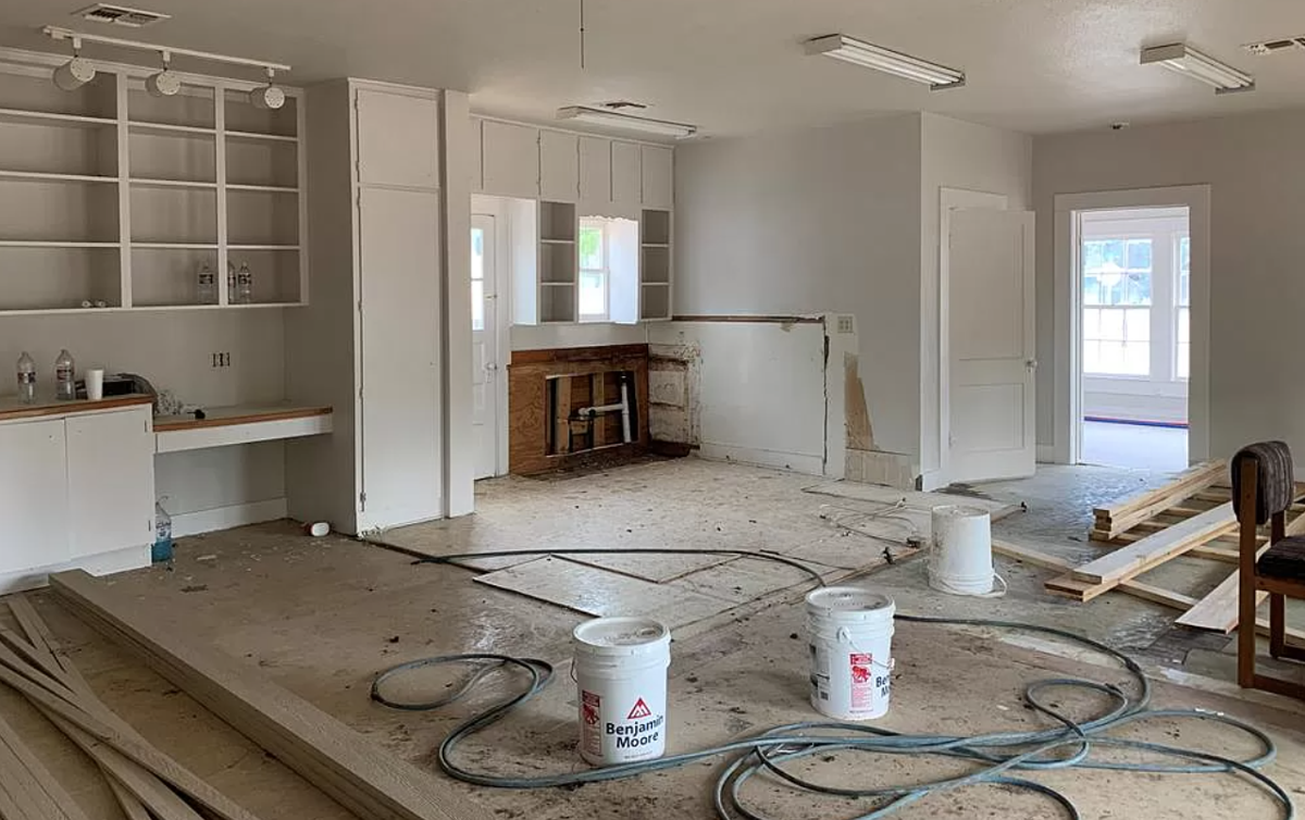 1301 E Main St,-1.png