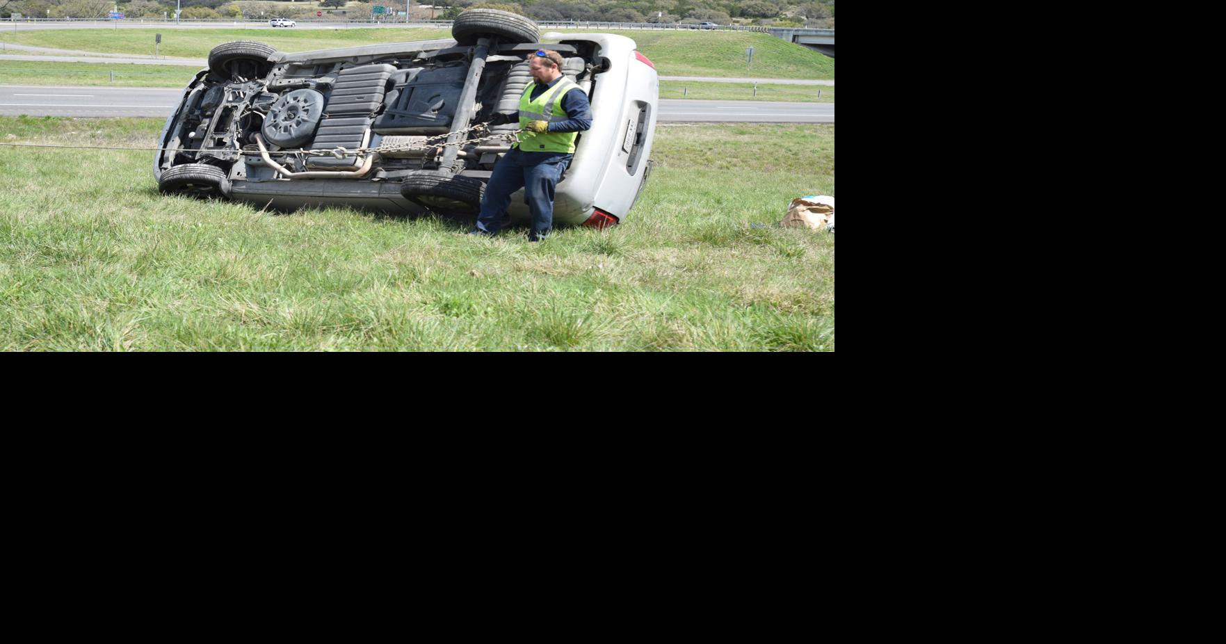 Woman walks away with minor injuries after rollover | News | dailytimes.com