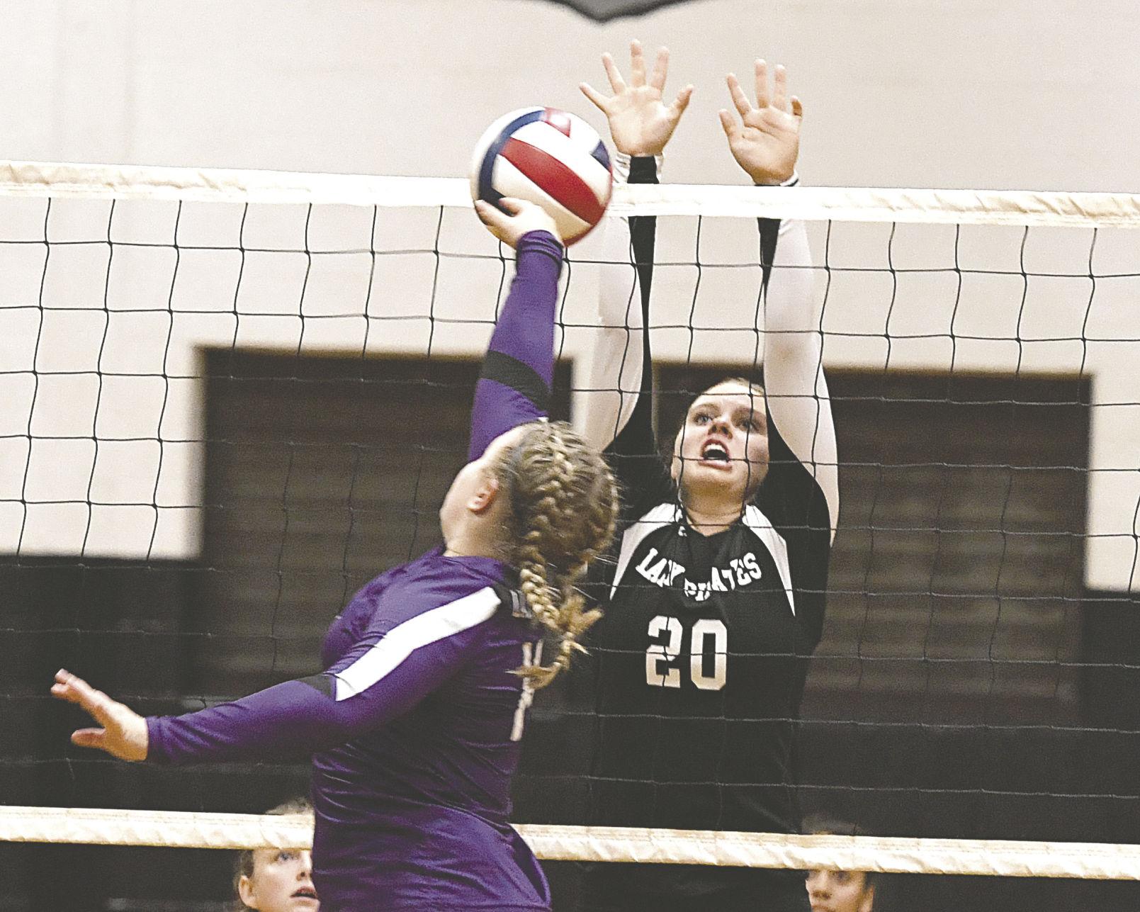 Center Point cruises in 3sets of Knippa Sports