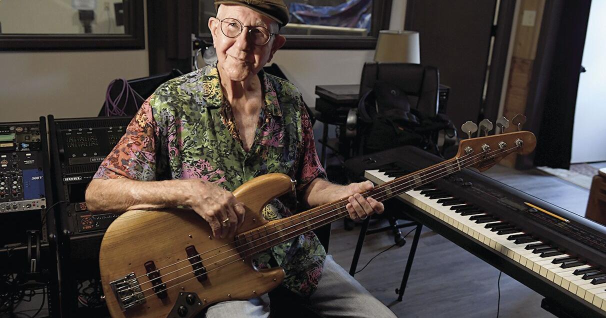 Finding the groove: Former 13th Floor Elevator Ronnie Leatherman produces his debut solo album - Vimarsana News