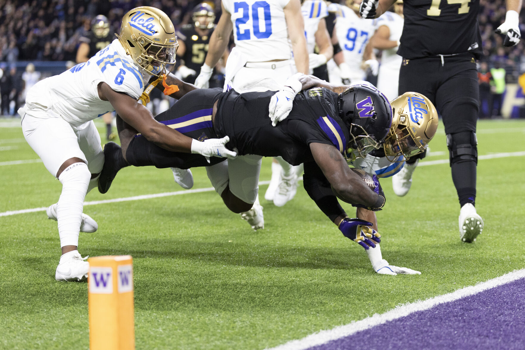 Instant: Defense, Demond Williams Jr. Shine As Washington Takes Down ...