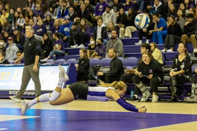 Injuries continue to plague Washington volleyball in 3-0 loss against Colorado